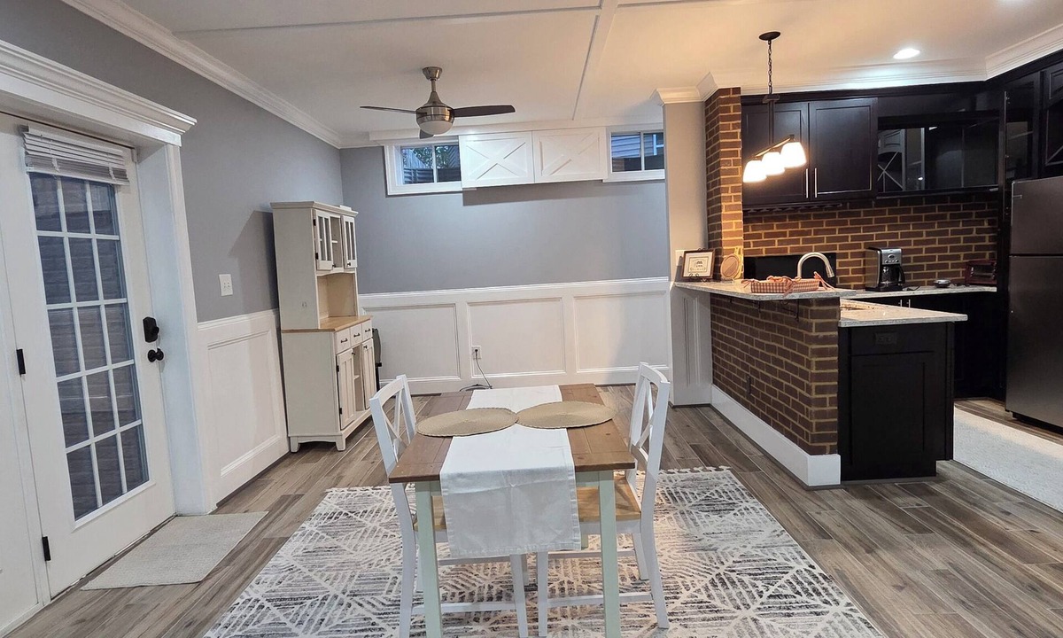 Linton Hall Apartment | Spacious Private Suite in Gainesville Separate Entrance WiFi Washer/Dryer