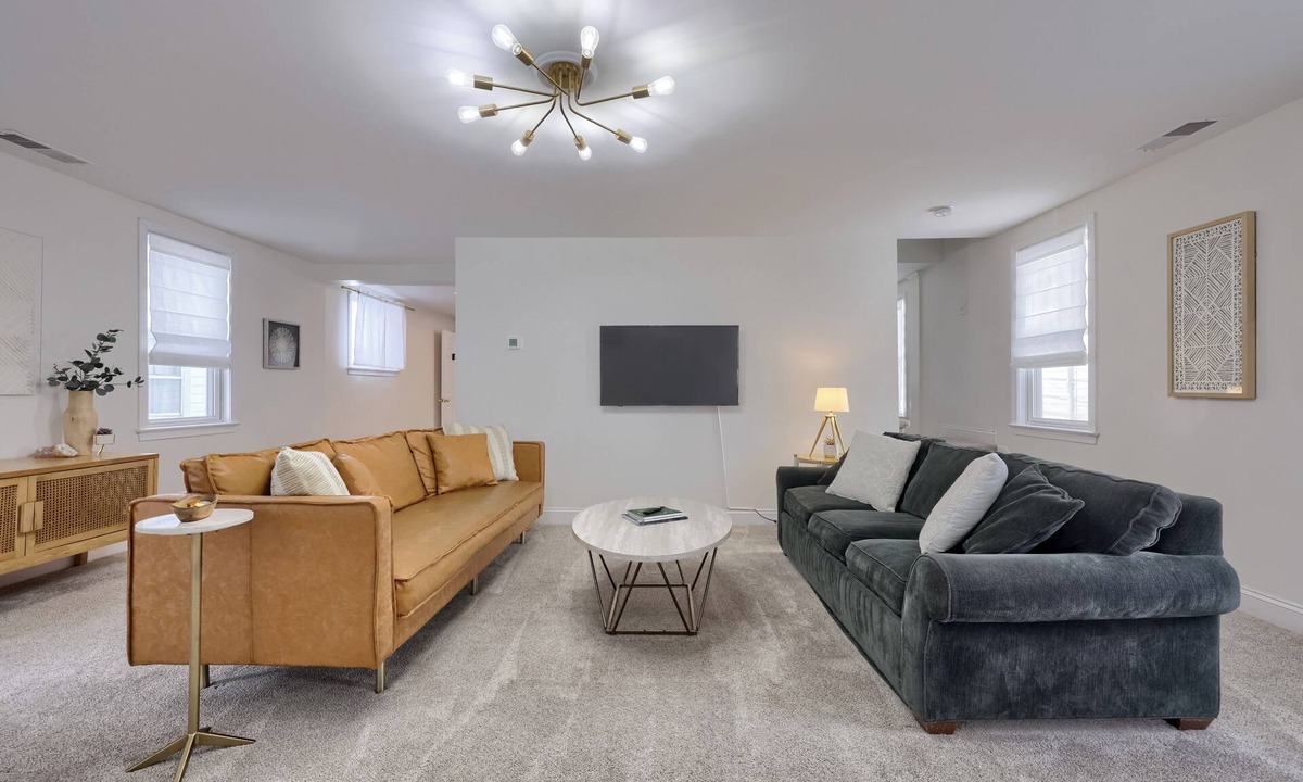 Ephrata House | Spacious & Quiet 4 BD - Large Yard + Fire Pit