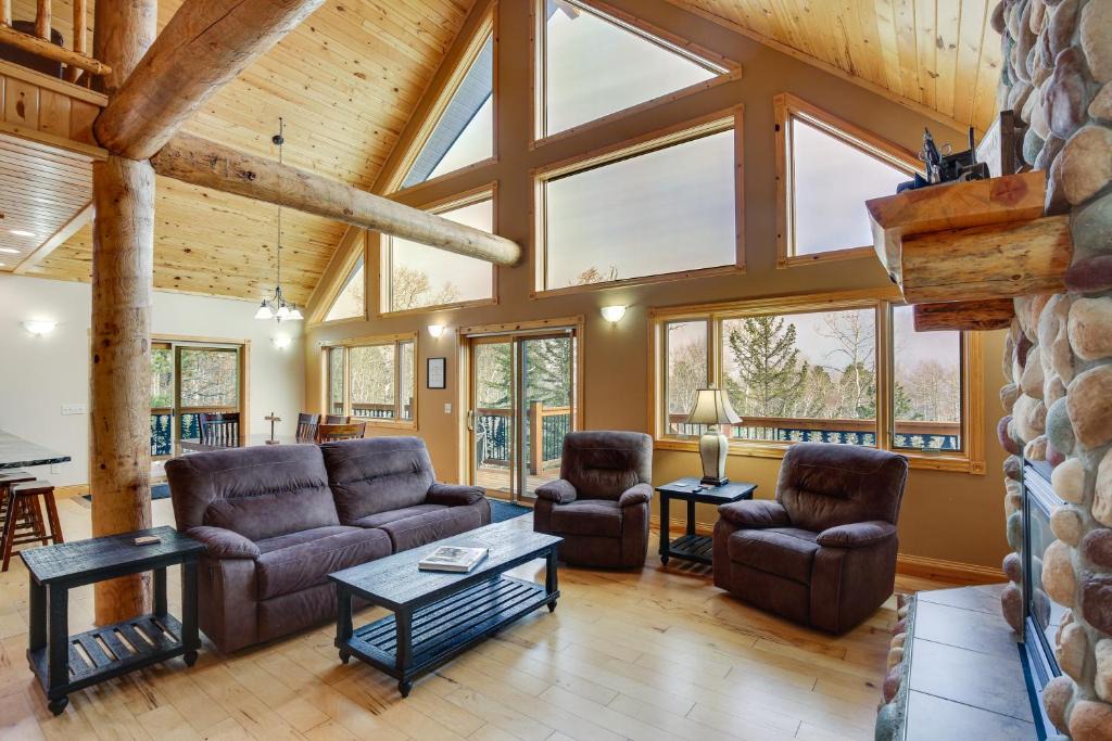 Lead House | Spacious Terry Peak Cabin < 1 Mi to Ski Lift