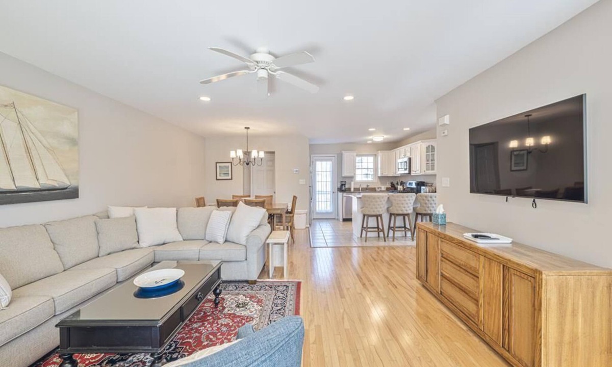 Village Green Condo | Spacious Townhouse near Cape May Harbor