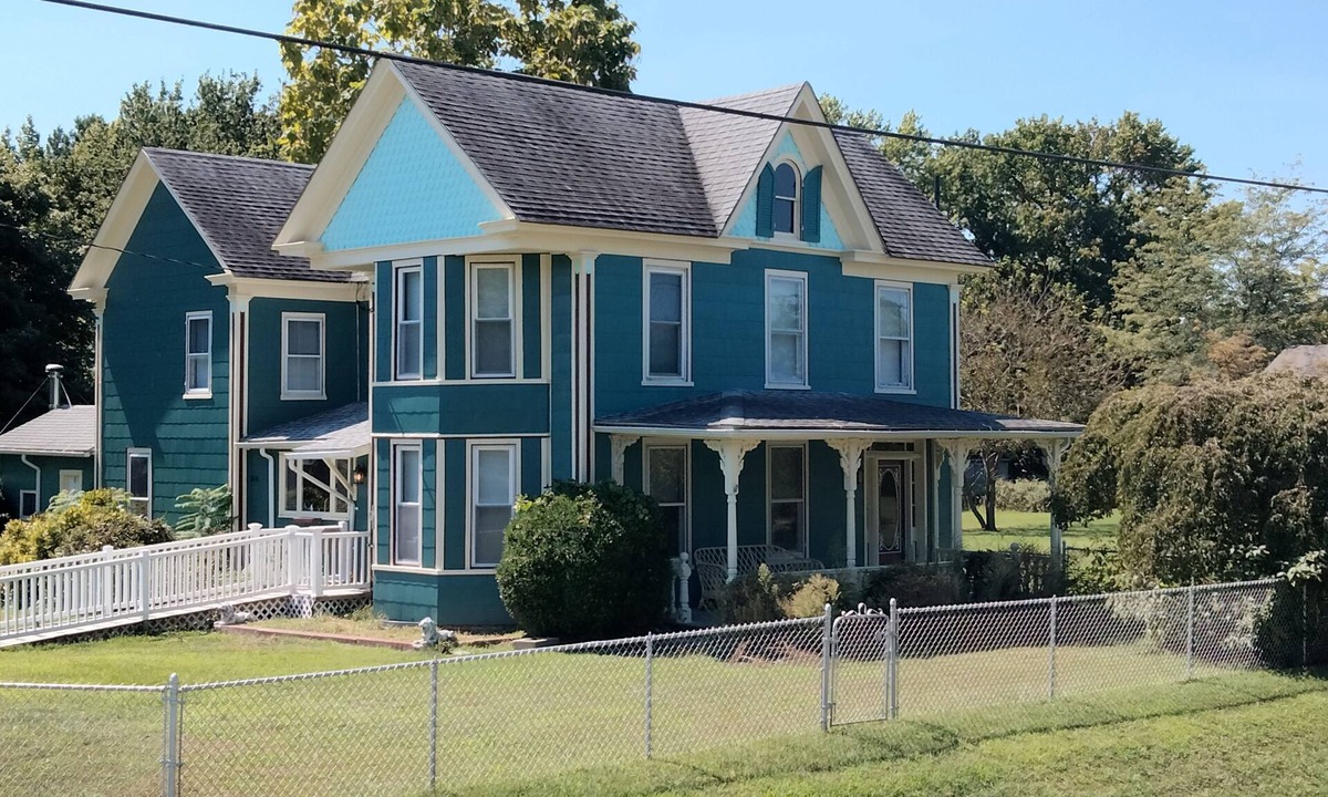Rock Hall House | Spacious Victorian close to everything in RH - Wheelchair friendly. Sleeps 11