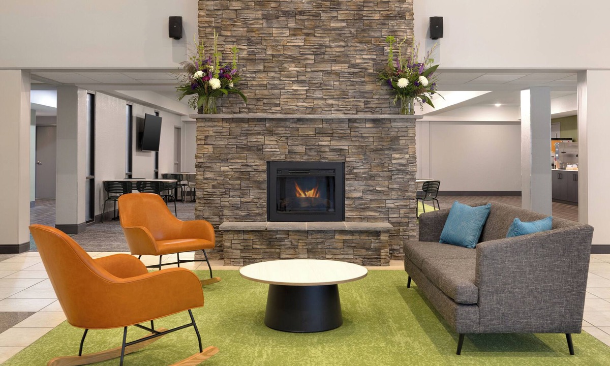 Ames Hotel | Spark by Hilton Ames