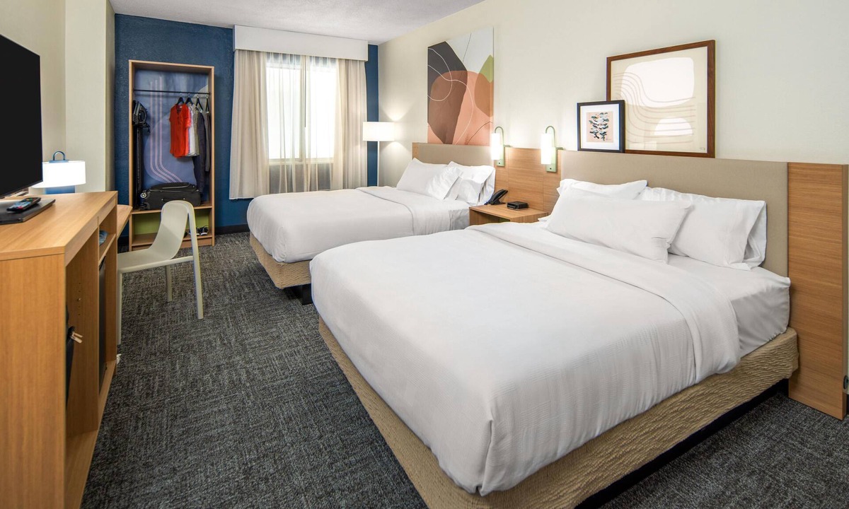 Grand Island Hotel | Spark by Hilton Grand Island