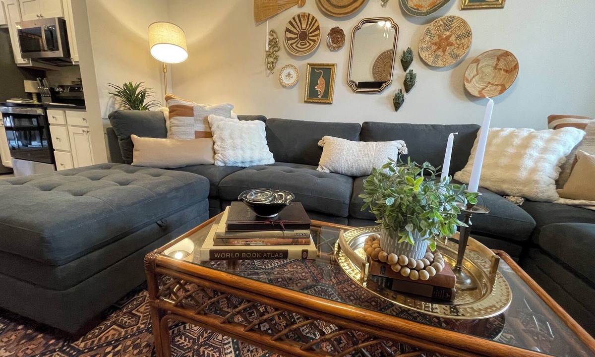 Drayton House | Sparkle City Vibes await for you to relax and enjoy!