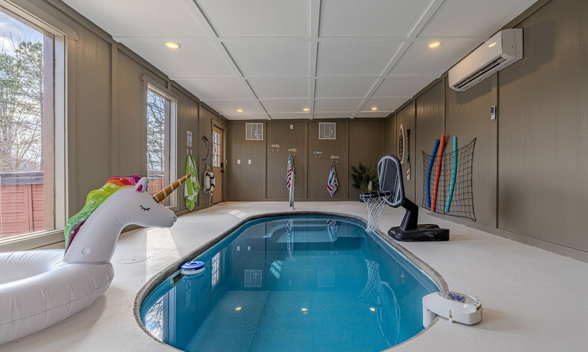 Caton Cabin | Splash Pool-Game Room & Xbox-Hot Tub-Prime Location