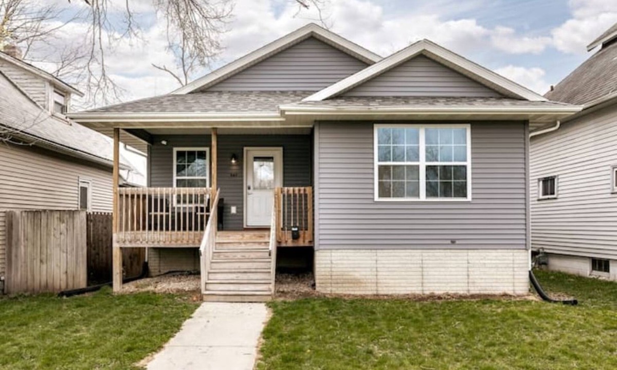 Cedar Rapids House | Stadium House - Next to Kernels/Roughriders Arena