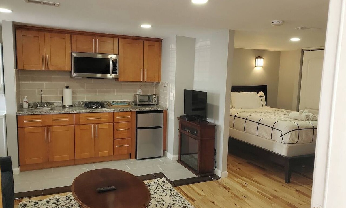 Atlantic City Apartment | Starlite Studio- Quaint Space, Easy Walk to Trop!