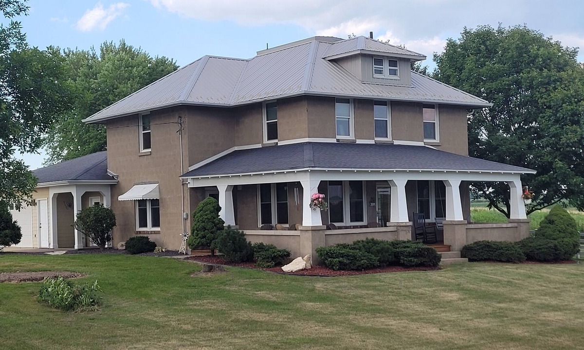 Pilot Grove House | Stay at our recently renovated, beautiful, rural Iowa Farmhouse