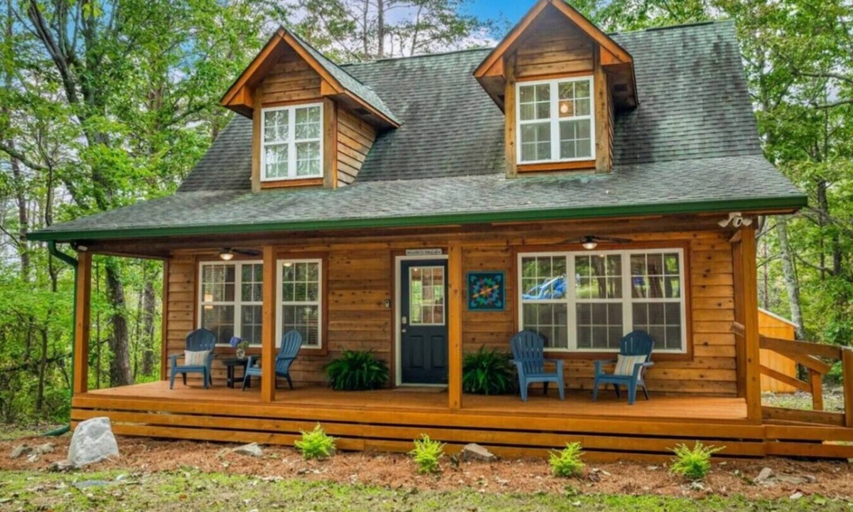 Mentone Cabin | “Stayawhile” and enjoy private hot tub & game room