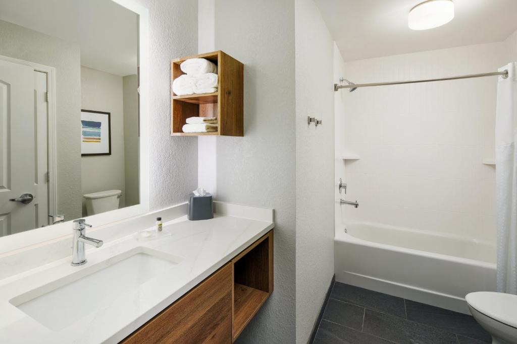 Auburn Hotel | Staybridge Suites - Auburn - University Area by IHG