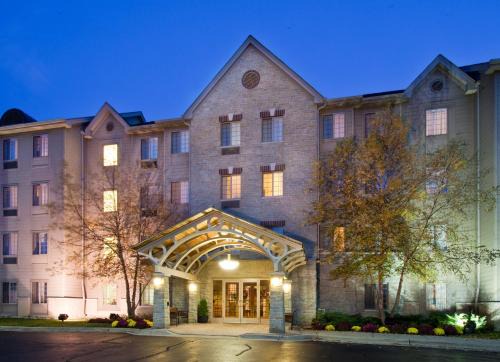 Oakbrook Terrace Hotel | Staybridge Suites Chicago-Oakbrook Terrace by IHG