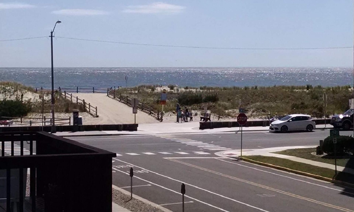 North Wildwood Condo | Steps to the Beach! - Only one week left in August 15-22, hurry won't last!