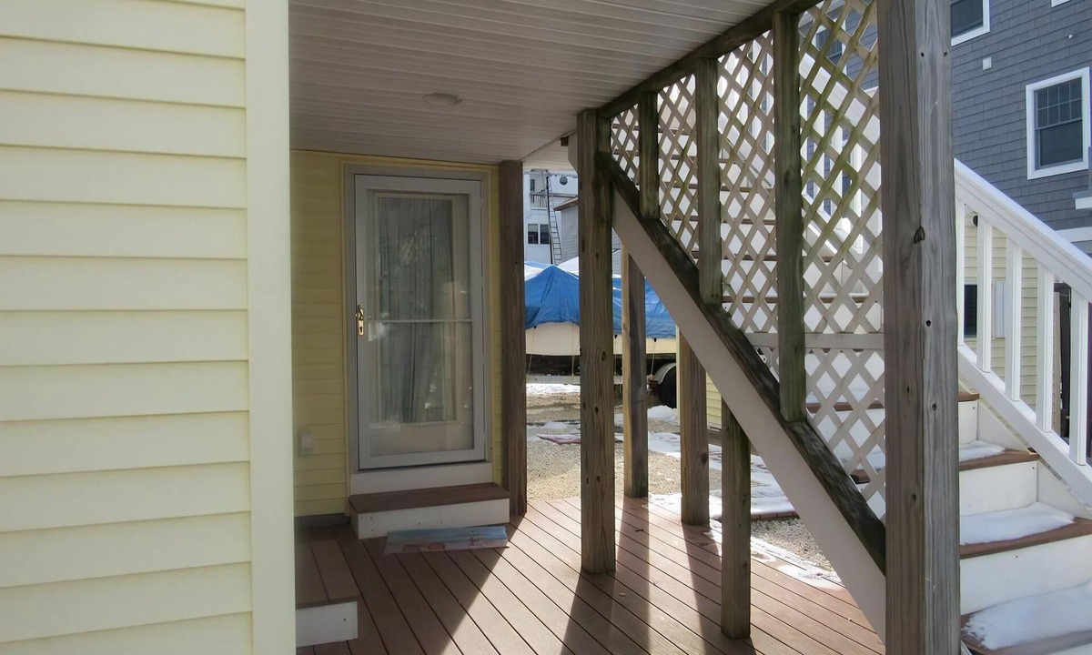 Brighton Beach Apartment | Steps to White Sandy Beaches