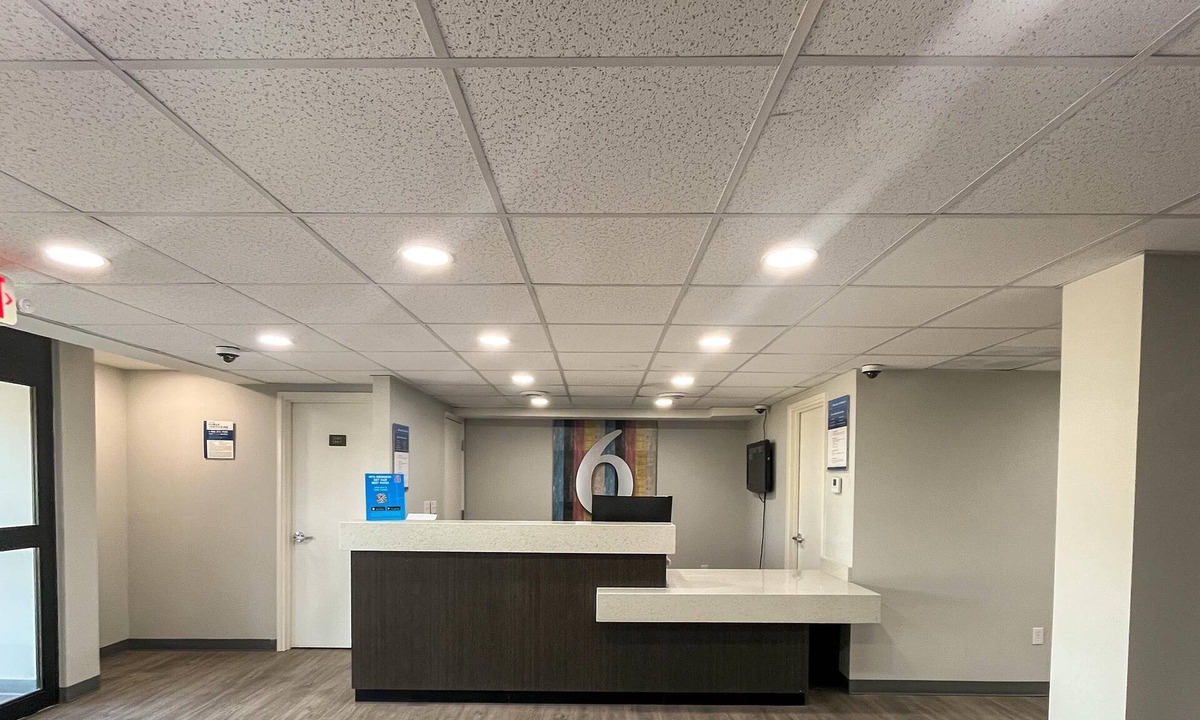Rockford Hotel | Studio 6 Rockford, IL – RFD Airport
