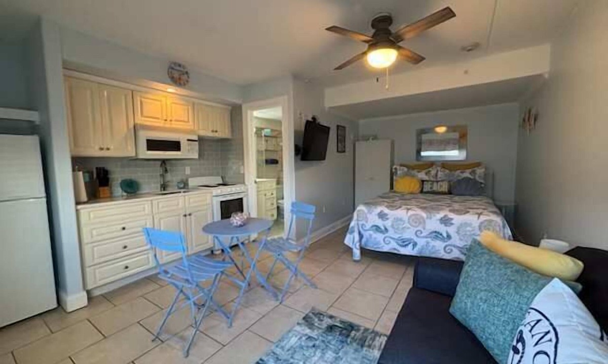 North End Condo | Studio Condo 2 Blocks to Beach and Boardwalk, Pool and Designated Parking