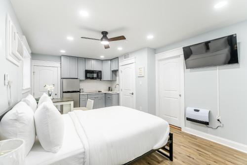East Passyunk Crossing House | Studio Minutes from Center City South Philly Special