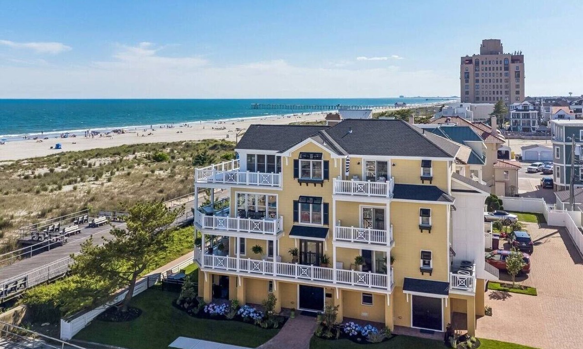 St. Leonard's Tract Apartment | Stunning Oceanfront Retreat with Hot Tub & Gym