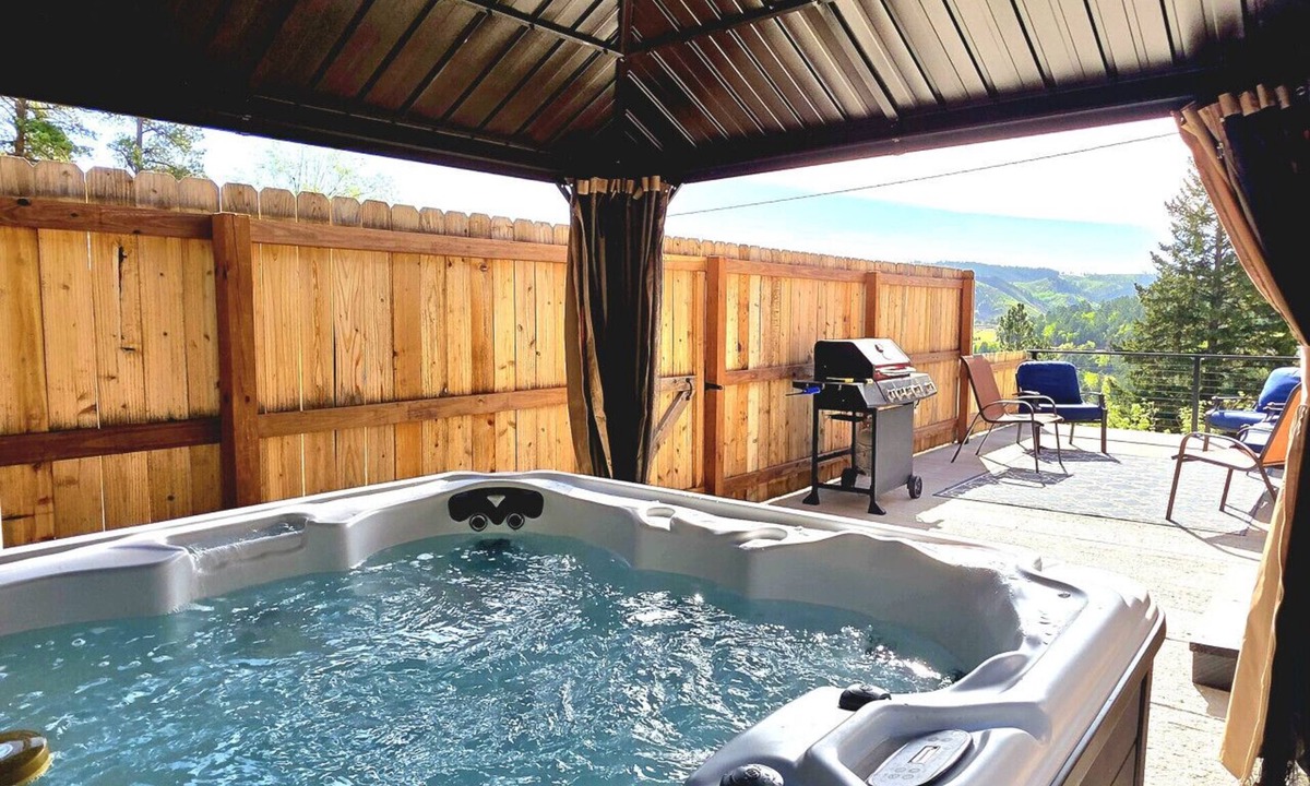 Deadwood Cabin | Stunning, Spacious Mountain Home near Deadwood & 4X4 Trails