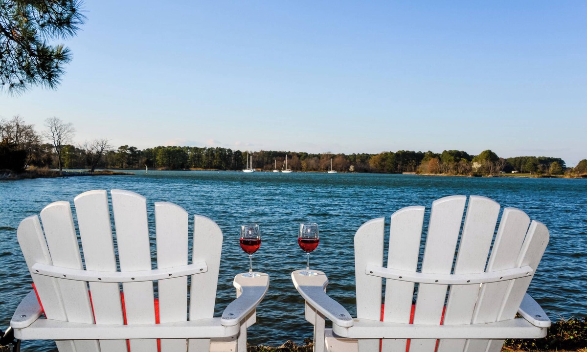 Neavitt House | Stunning views at WATERFRONT St Michaels area historic home, dog friendly