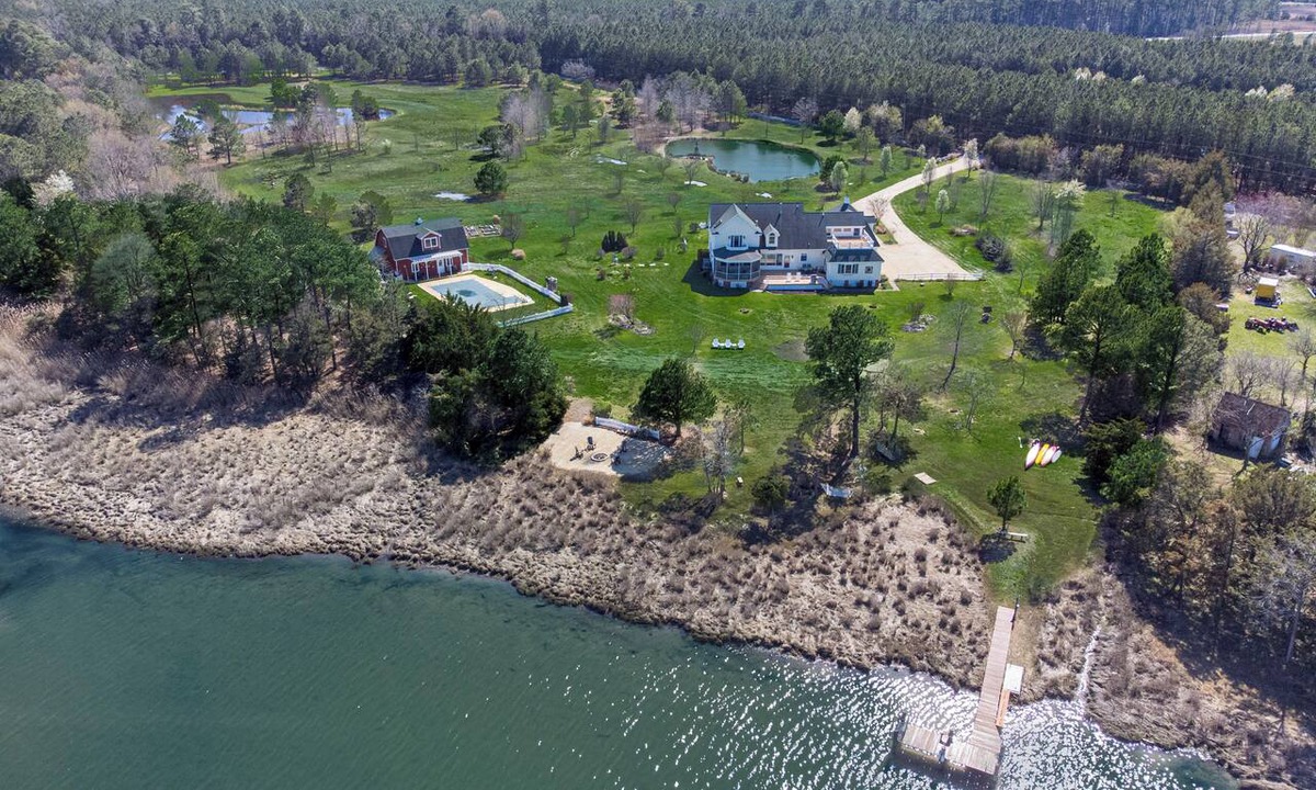 Cambridge House | Stunning Waterfront Eastern Shore Home,Pool & Hot Tub,15 Acres,10% off 7day stay