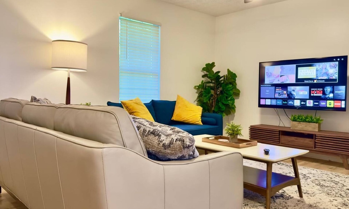 Cartersville House | Stylish 3BR Townhome Near Everything