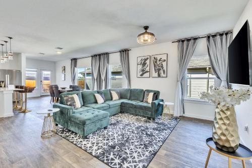 Hutto Villa | Stylish 4BR Family Home with Game Room and Backyard