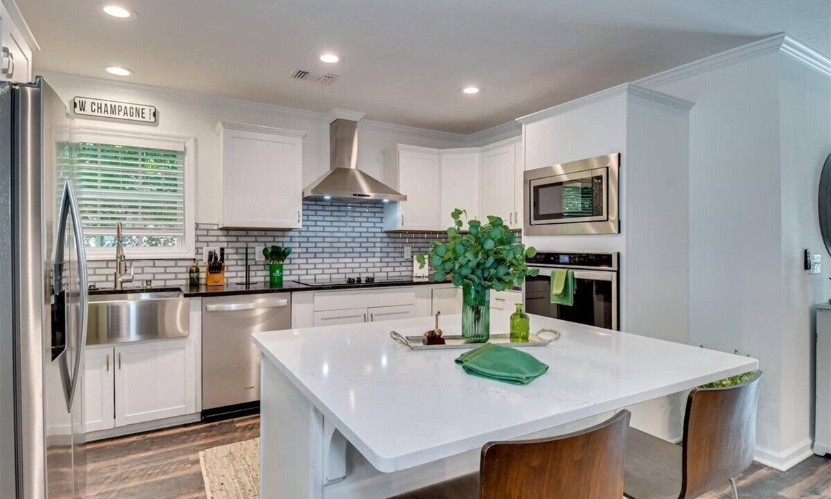 Midtown House | Stylish Augusta Home 4BD/3BA with Sauna & Putting Green | The Green Jacket by Boutiq