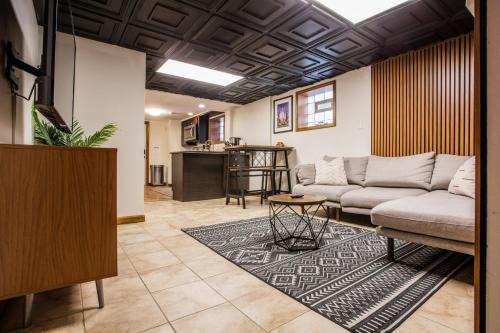 Dunning Apartment | Stylish Garden-Level 2BR: Quiet Neighborhood