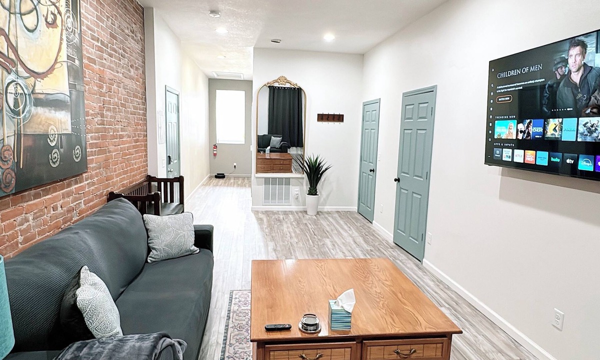 Dubuque Apartment | Stylish Historic Loft in Downtown Dubuque. Walk to Dining & Riverwalk