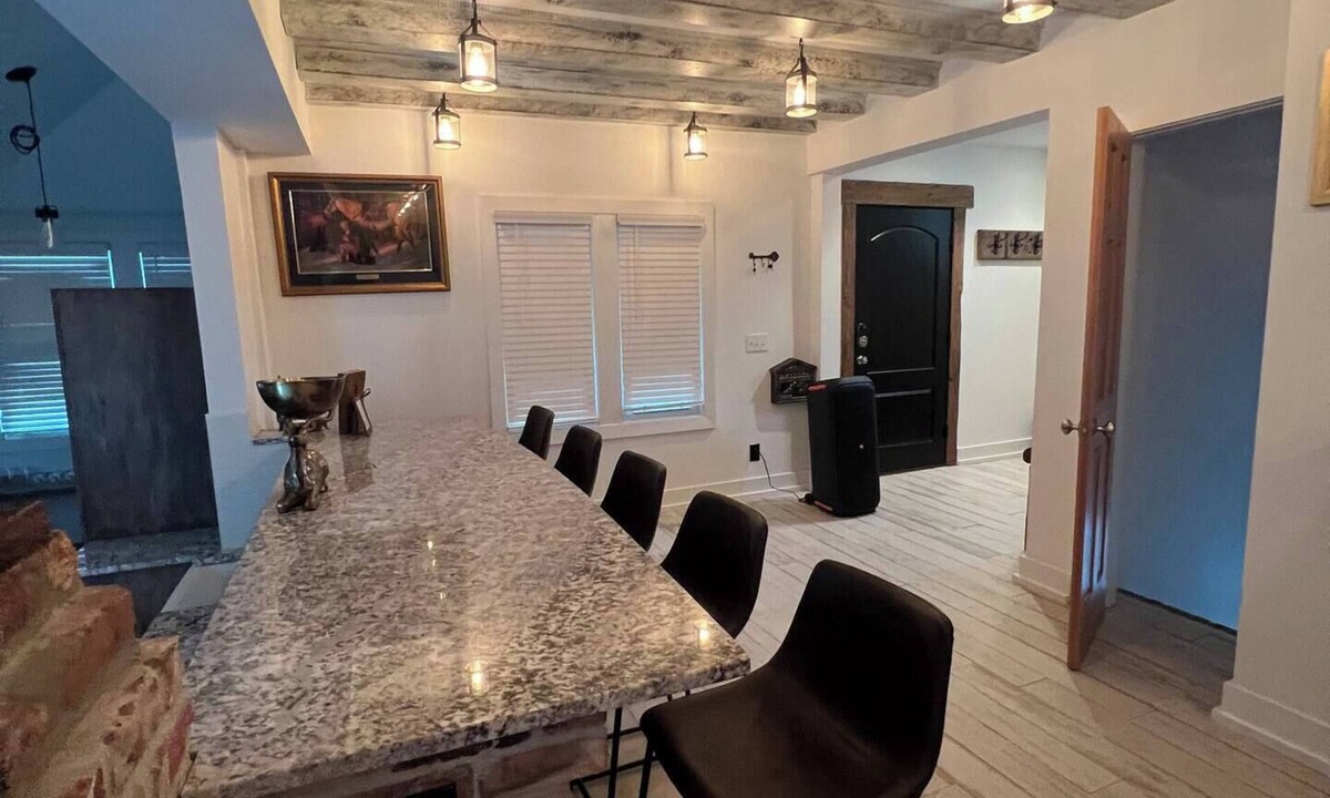 Dundee-Happy Hollow Historic District House | Stylish Stay Near CWS, Zoo & Downtown Fun