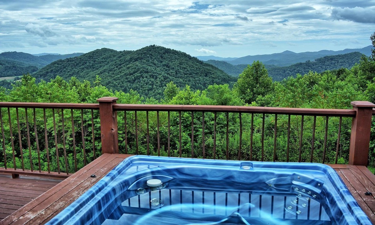 Sugar Grove Ski Chalet | Sugar Hill-Upscale 5 BR Retreat on 30 Private Acres, Hot Tub, Views, Pool Table