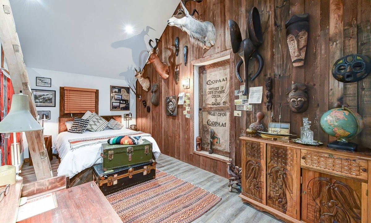 Berryville House | Suite 4: Outpost · Gorgeous Farm Carriage House Loft