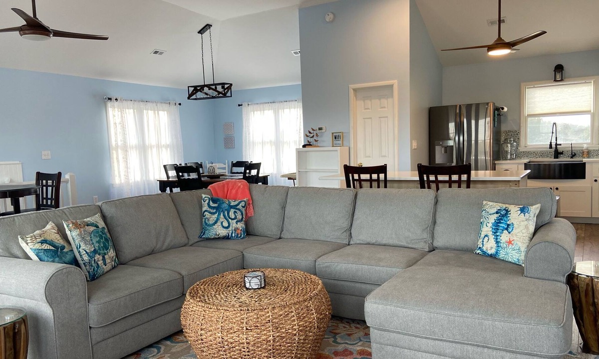 Carova Beach House | Summer Special!!! New Listing Amazing Canalfront House Free Beach Parking Passes