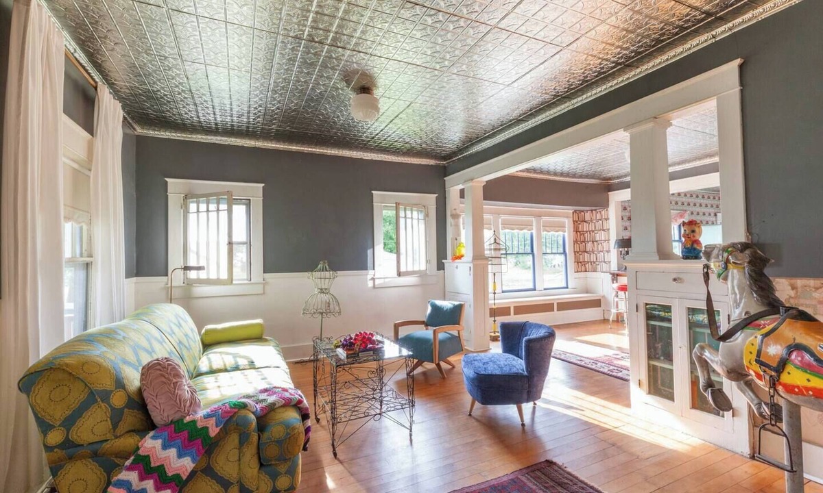 Brookfield Cottage | Sunny 1935 Cottage - Designer Restored