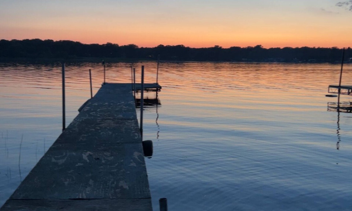 Wyoming House | Sunset Cabin on Coon Lake – 30min. North of the Twin Cities