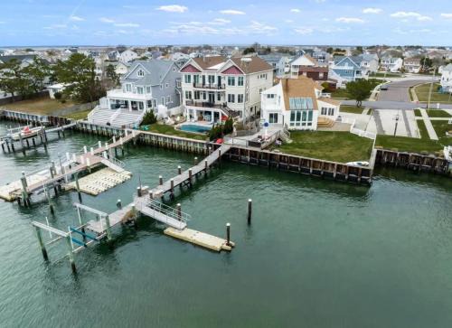 Brigantine House | Sunsets & Fishing on Bay - Boat Dock - XL Home