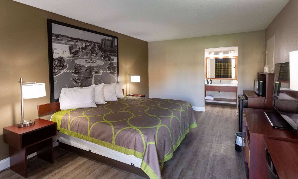 Goldsboro Hotel | Super 8 by Wyndham Goldsboro