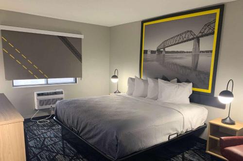 Kirksville Hotel | Super 8 by Wyndham Kirksville-University Area