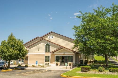 Red Wing Hotel | Super 8 by Wyndham Red Wing