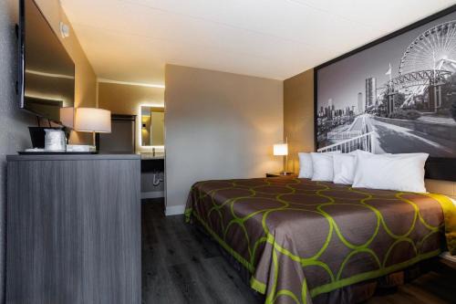 Rockford Hotel | Super 8 by Wyndham Rockford South