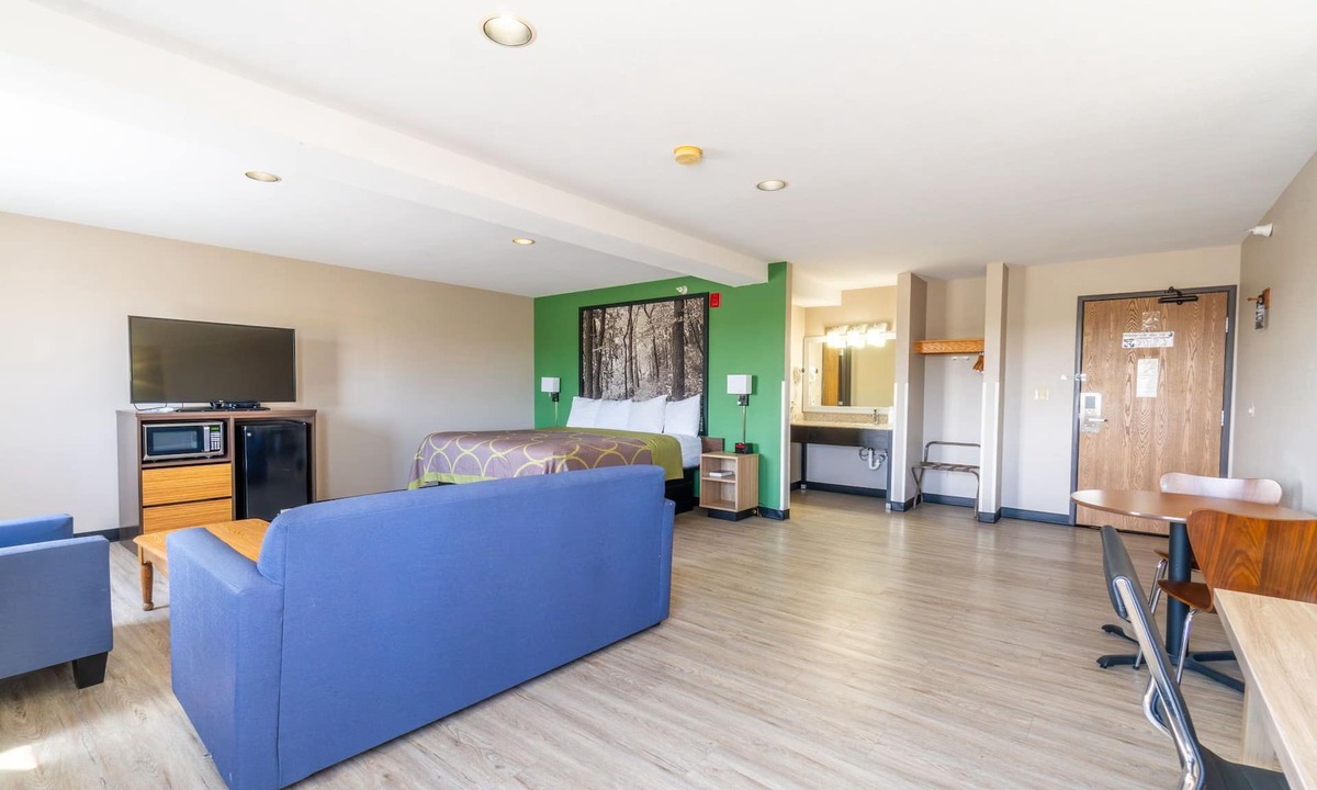 Sioux City Hotel | Super 8 by Wyndham Sioux City South
