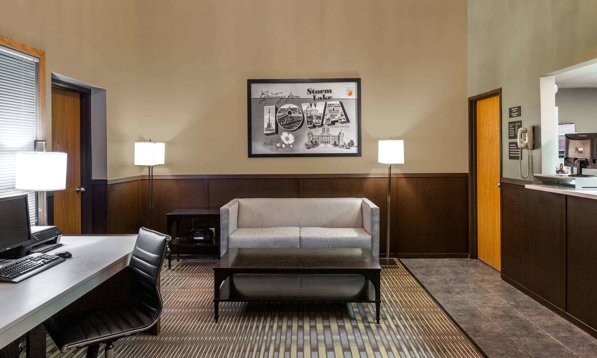 Storm Lake Hotel | Super 8 by Wyndham Storm Lake