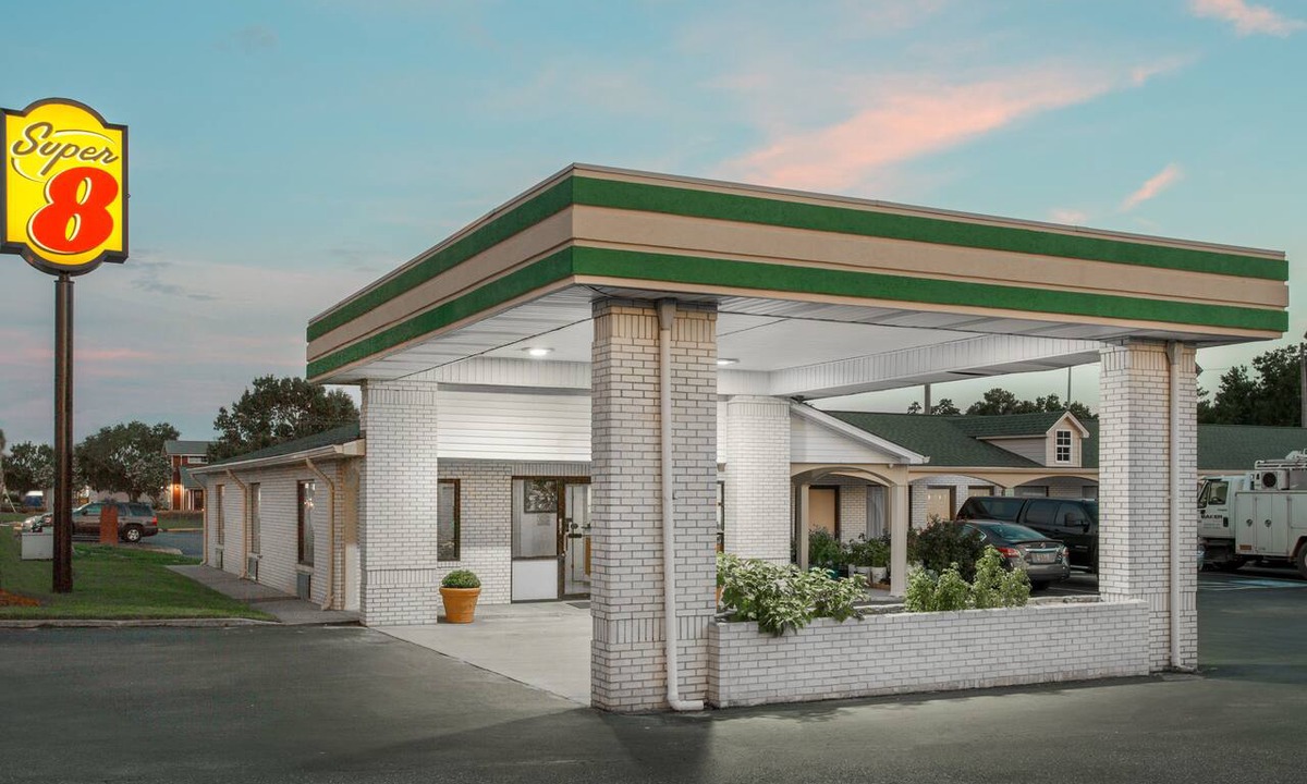 Sumter Hotel | Super 8 by Wyndham Sumter