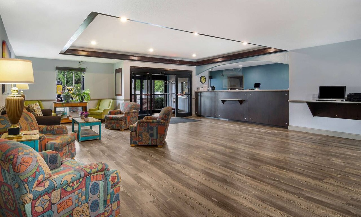 Tarboro Hotel | SureStay Plus Hotel by Best Western Tarboro