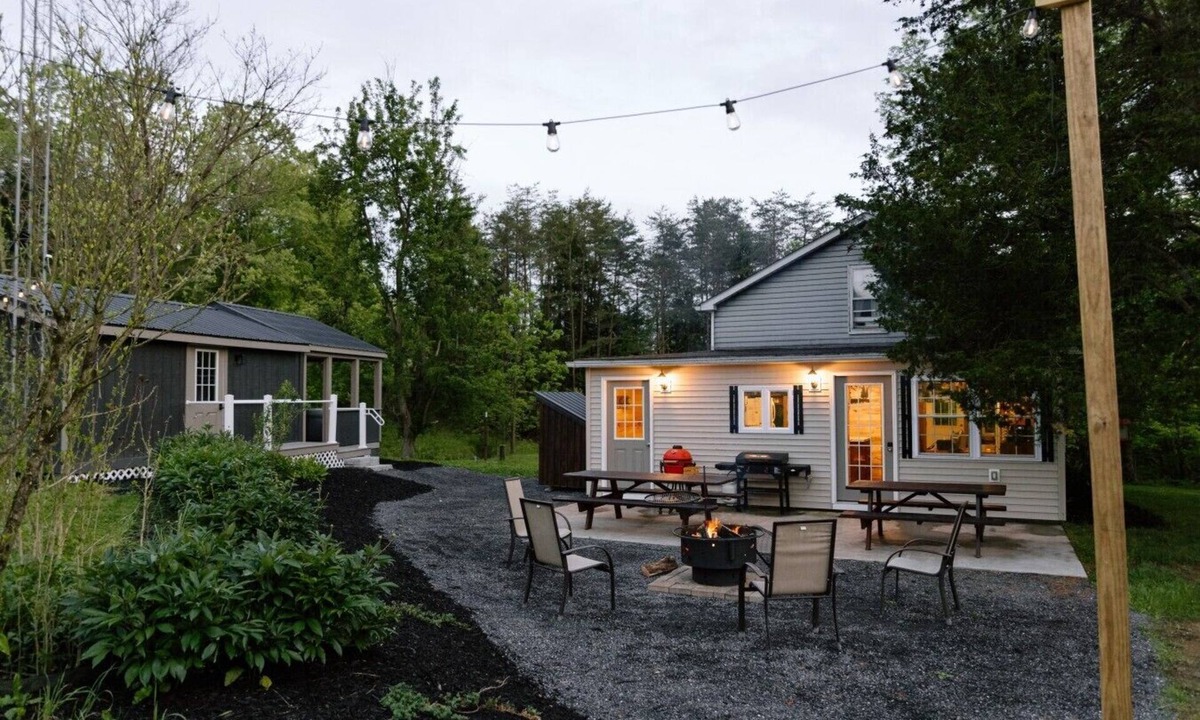 Waterfall House | Surrounded by Nature - Frog Hollow Cabin & Bunk Room: Hot Tub | Fire Pit | Grill