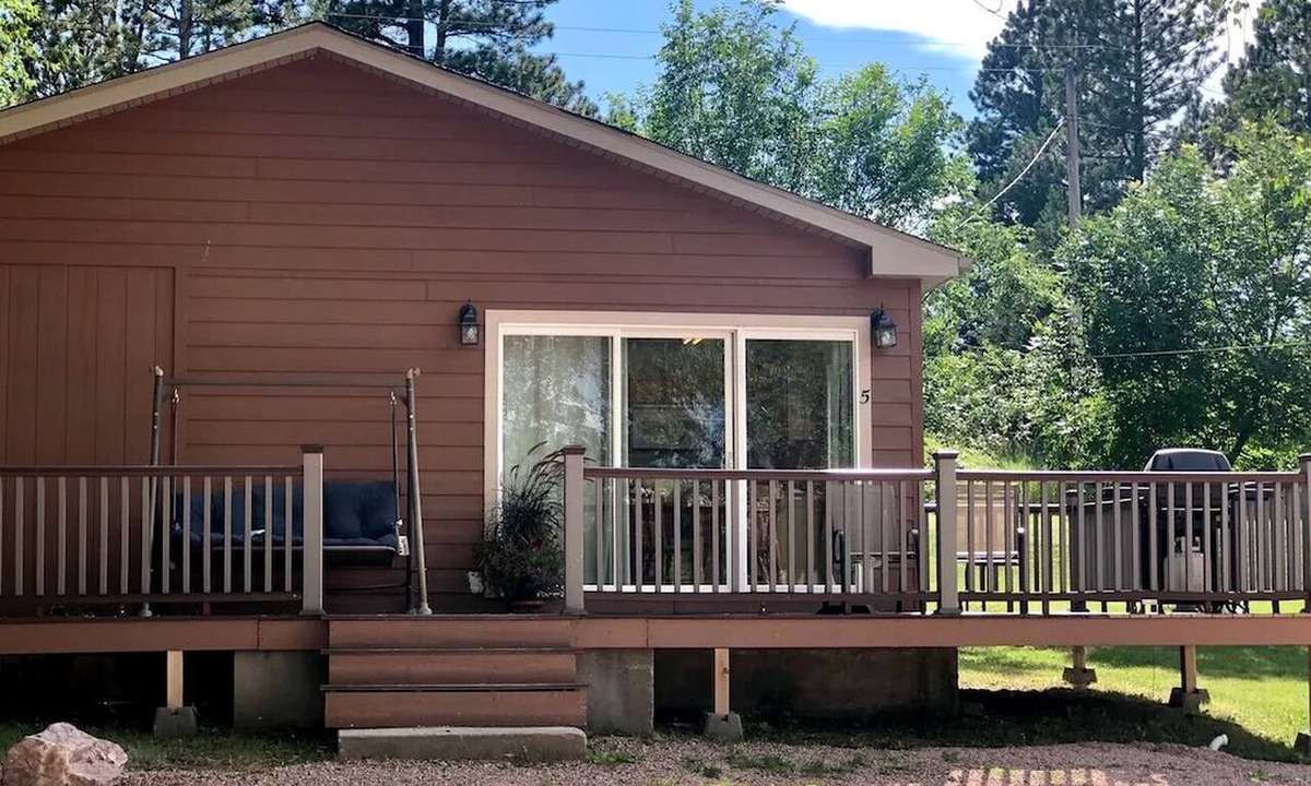 Hot Springs Cabin | Sweet Cabin with Furnished Patio Suitable for Six in South Dakota