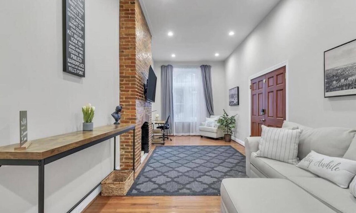 Downtown Baltimore Apartment | Taste of Baltimore House Unit 1