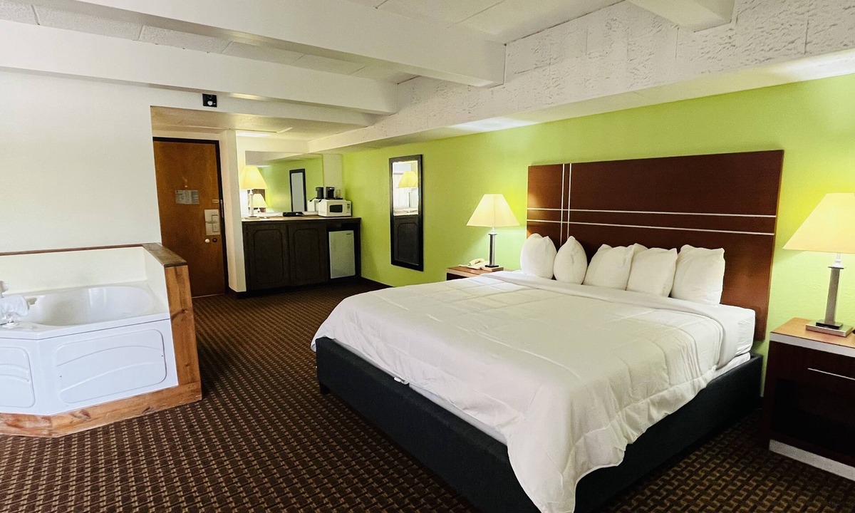 East Dubuque Hotel | Tesla MedBed Center, East Dubuque