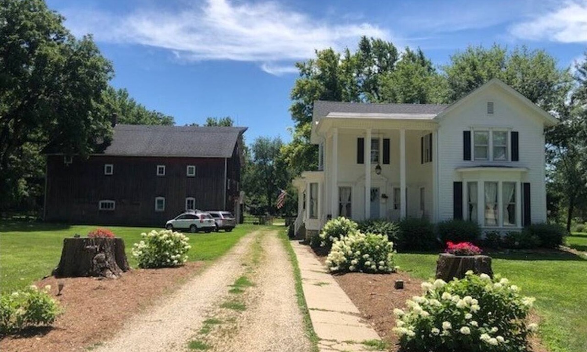 Kaneville House | The 1840's Goat House