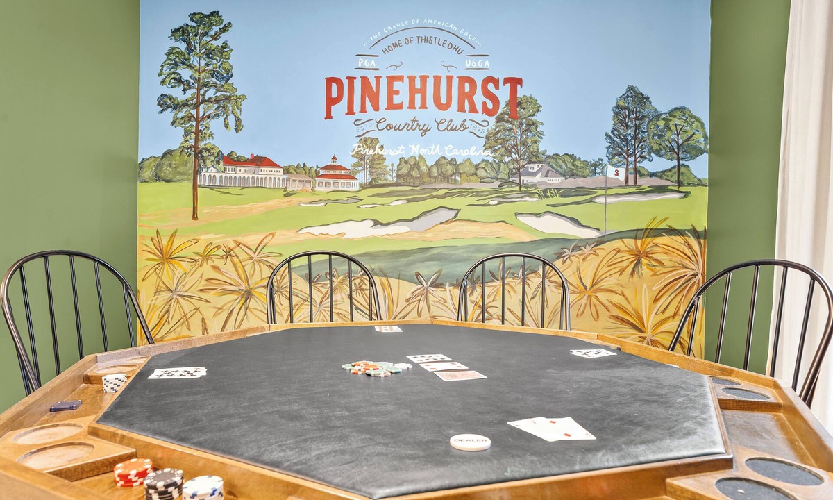 Pinehurst House | The 19th Hole - Poker Table - 2 mins to Pinehurst
